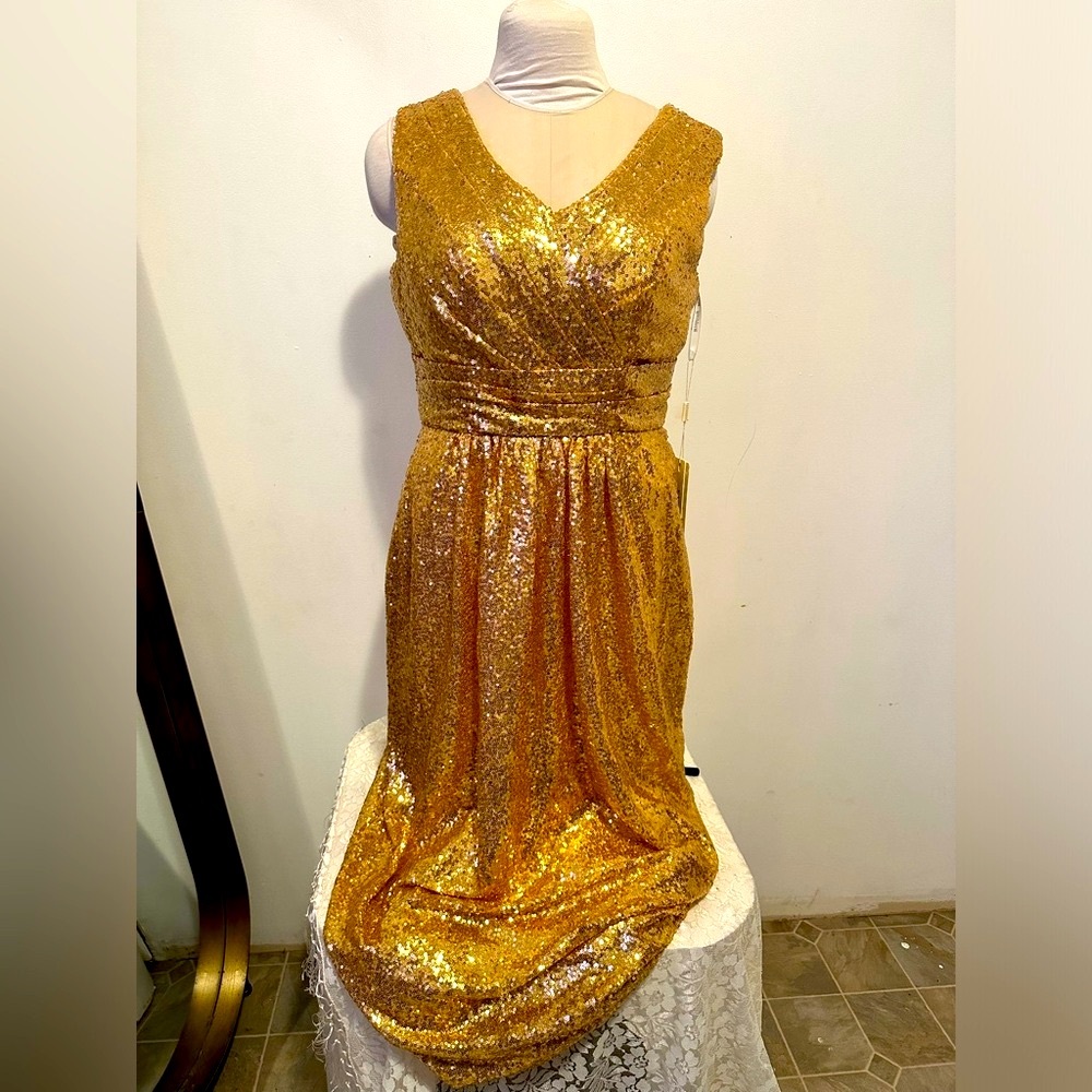 NWT Jaeden Gold Sequin Evening Gown Maxi Dress Party Holiday L